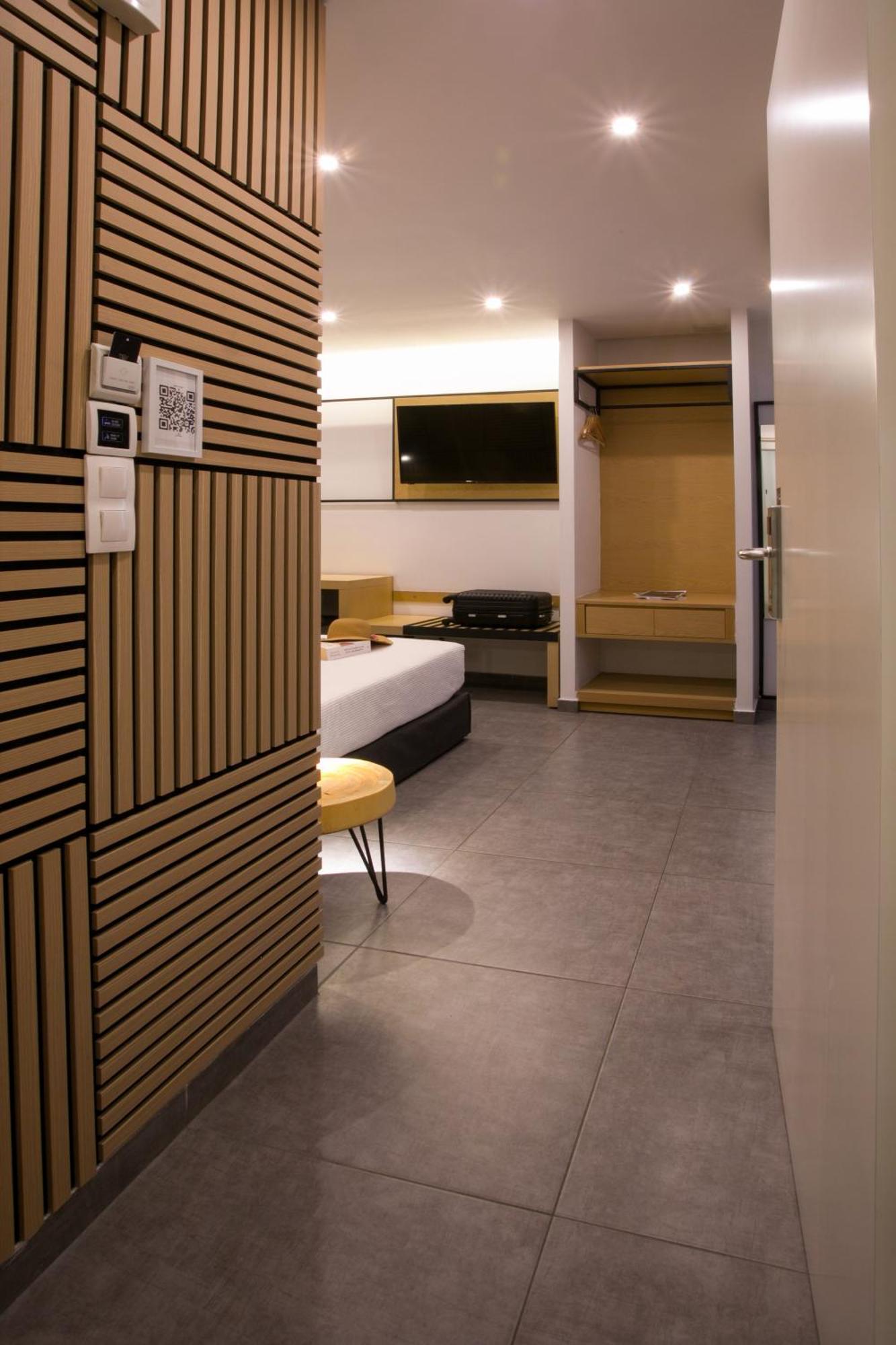White Luxury Bed & Breakfast
